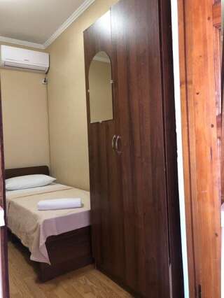 Гостиница Сальма Адлер 2-х местный Эконом с 2-мя односпальными кроватями-4