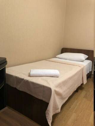 Гостиница Сальма Адлер Двухместный номер с 2 отдельными кроватями и общей ванной комнатой-6